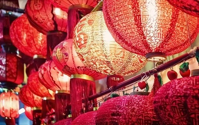 野史：皇帝上联：灯明月明，大明一统，无人敢对，一神童对出下联
