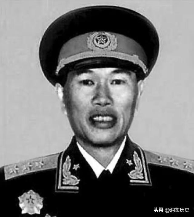 1949年小战士从报纸上认出父亲，指导员：别闹了！这可是兵团司令