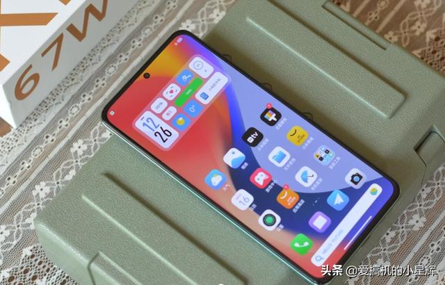 仅2799元，12GB+256GB，小米爆款旗舰售价亲民，好评率高达95%