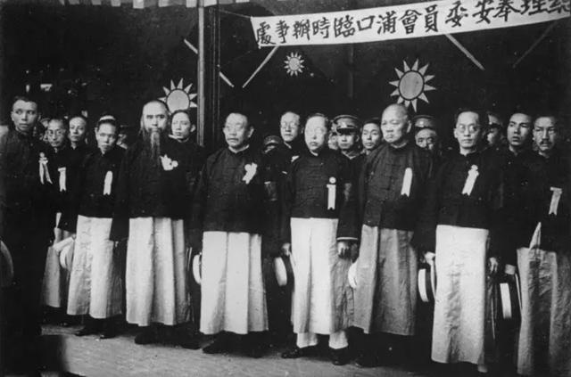 重庆谈判时期，戴季陶出言嘲讽毛主席，毛主席的回复引起一片掌声