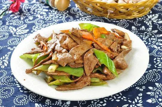 经常失眠可能是肝火旺，建议常吃这4道菜，润燥去火，营养又美味