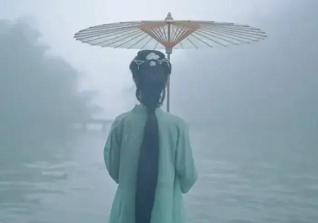 《四月再见，五月你好》