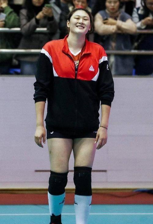 王一梅出现在人们的视野之中