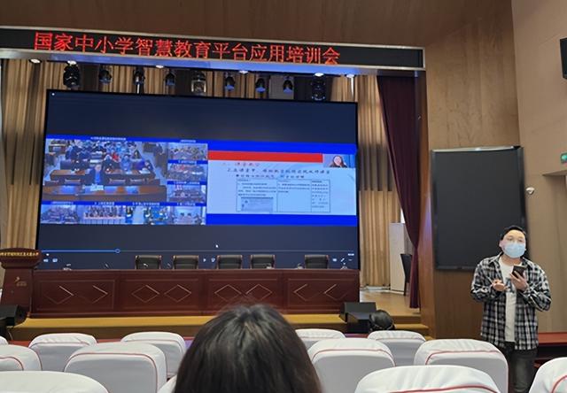 教育部提供“智慧教育平台”，一物降一物，终于对补课班出手了