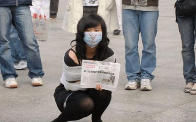 2009年湖北女服务员因不堪受辱，失手杀死镇招商办主任，有罪免处