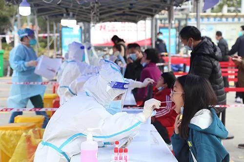 东莞1日新增确诊19例，18例均为首个确诊病例密接