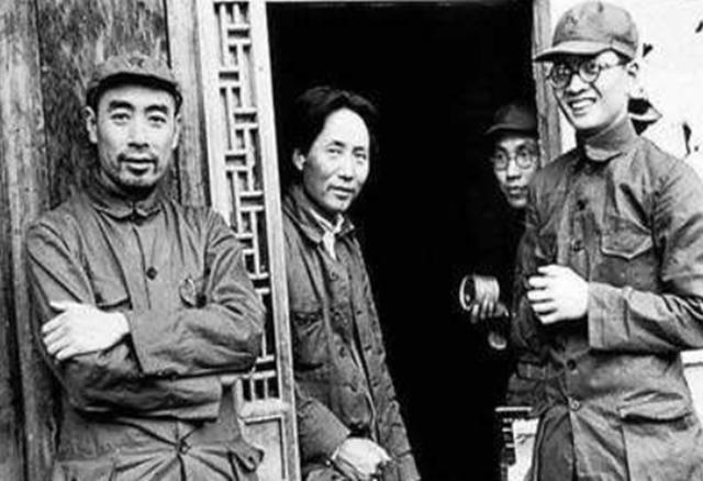 1955年评定军衔，毛泽东：“没有他，我和恩来早没了”，所言何人