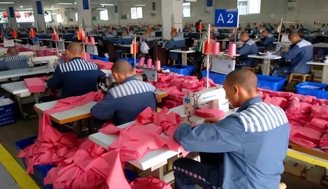 在监狱里服刑让人痛苦的根源是什么？