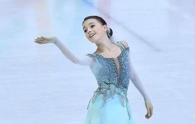 冬奥会开始12天，这10个“冰美人”屡成焦点，有人获评：冰舞神颜