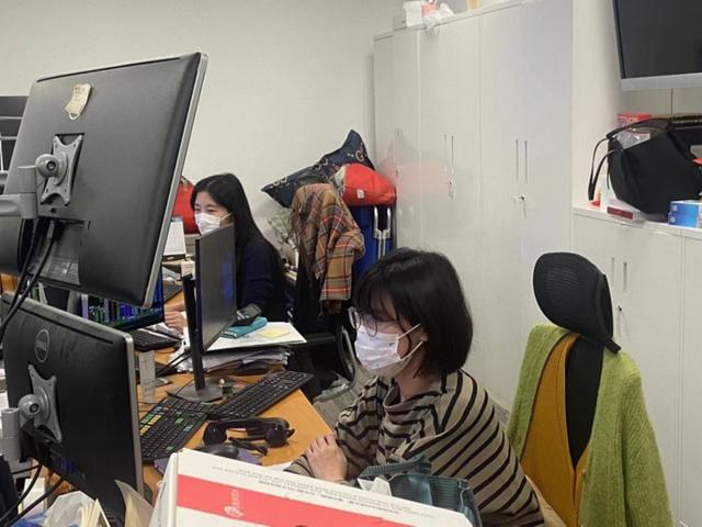 本土1228+5658，上海又暴发！紧急封控令下，基金经理连夜回公司
