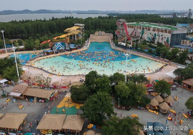 長隆水上樂園遊玩項目獲得水上遊樂設備獎的超級大喇叭滑梯