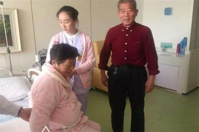 2019年67岁老太坚持产女：退休金足够养活，随后却带孩子直播带货