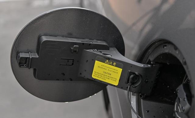 留给特斯拉的时间不多了，长安混动车型来袭，底盘让人又爱又恨？