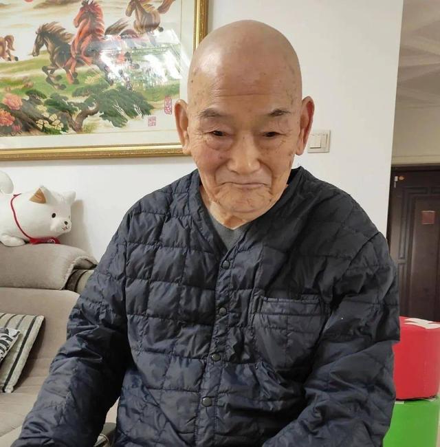 2018年，痴呆老人常说一串数字，儿女听后报告政府：查查我爸身份