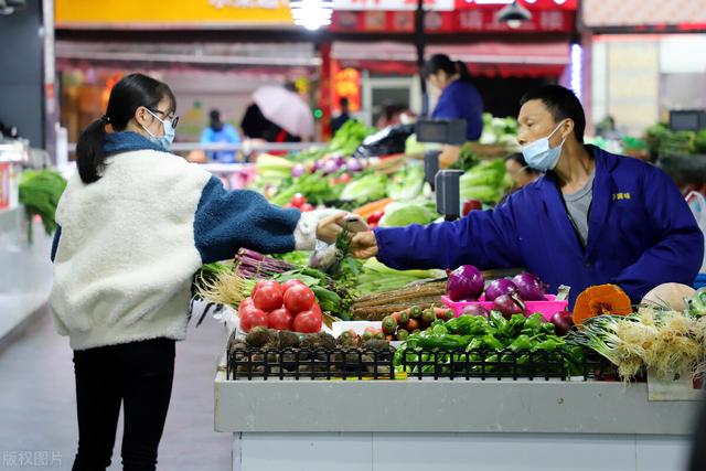 两颗白菜卖出93元，是商家无良还是市场不畅？想不明白会饿肚子