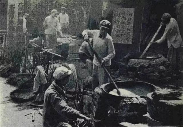 1973年邓小平回到北京，尤太忠去到住处看望：我给你拿几条好烟来