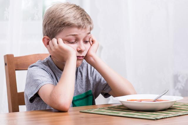 孩子近视不要慌，及时养护减危害，定期检查勿信谣言