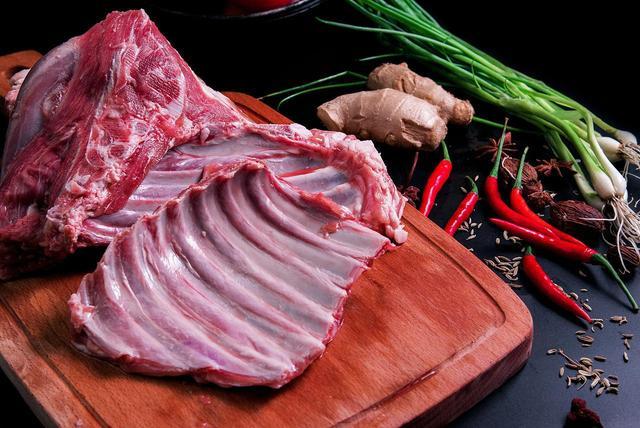 尿酸高，不能吃“羊肉”？医生：牢记“3少吃，4不喝”，对肾好