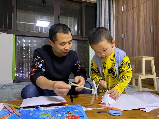 【校园动态】拾贰月Shi |小一班——“童趣风车里”创客课程故事