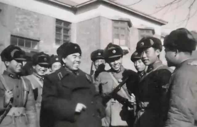 曾泽生抗美援朝打得好，毛主席接见后，为何说：在北京待不下去了