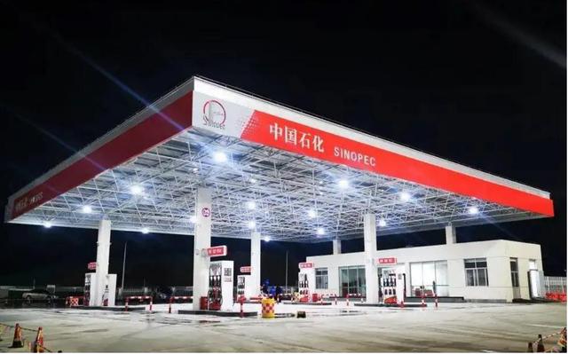 新能源出租车/网约车应该降低车费，因为不存在燃油附加费的问题