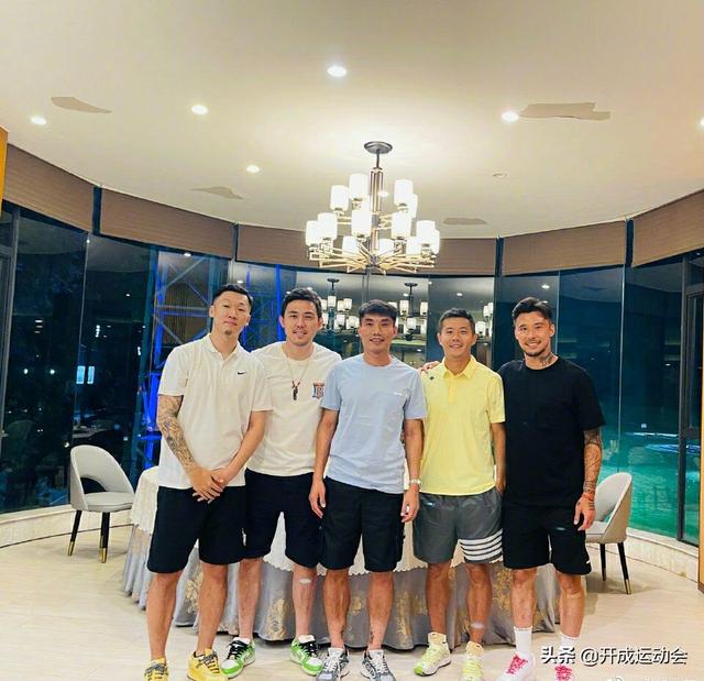 郑智转行大学老师，进入编制的千万富翁，足球先生亦是教书先生