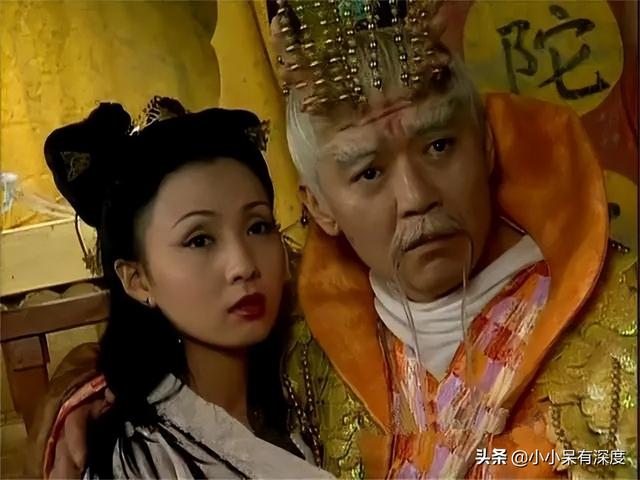 老戏骨李立群的隔离生活，与妻子照片，头发花白互相依偎恩爱十足