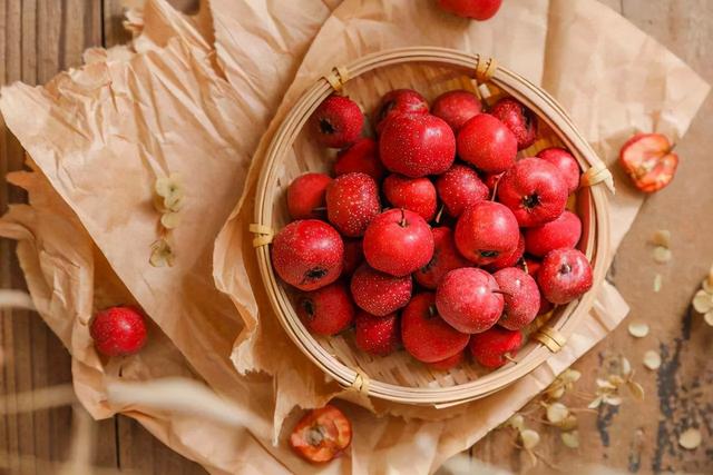 胃不好的人，医生提醒：这4种水果，喜欢也尽量少去吃