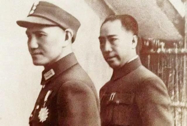 军统戴笠死前都发生了什么？身边众人的反常行为，好似早就安排好