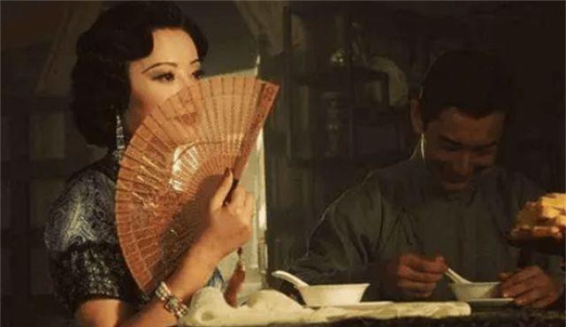 一名沈阳工人的妻子因病去世，世人翻开书信，其身份竟是一代名妓