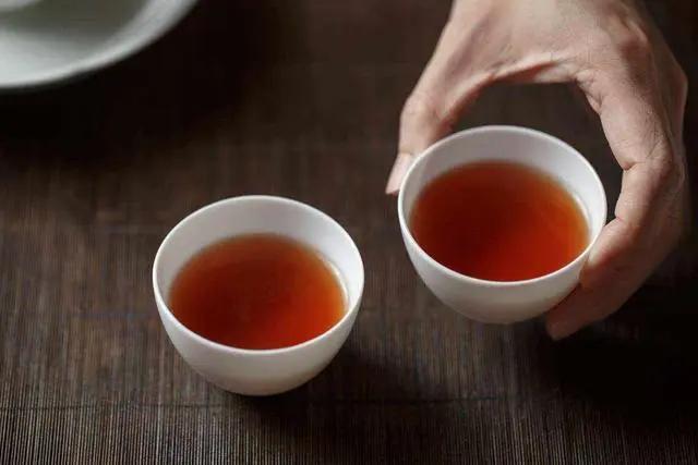 隔夜水、隔夜菜、隔夜茶、隔夜肉，到底哪一个不能吃？