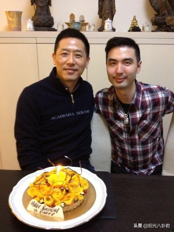 宠溺张国荣20年，那个高攀不起的男人唐鹤德，依旧和小鲜肉传绯闻