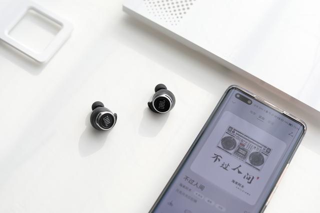 一千多的蓝牙耳机和两三百的有啥区别？JBL REFLECT FLOW PRO评测