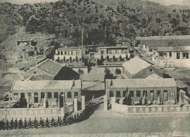 1948年毛主席遭精准轰炸，惊险生还，一年后凭借一封电报揪出内鬼
