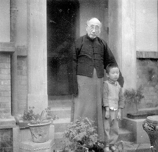1949年毛主席邀张元济游天坛，期间问到：当年你在朝廷的俸禄多少