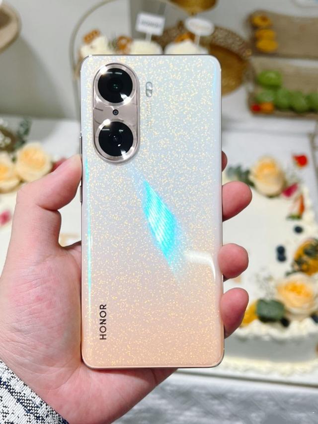 OPPOReno7与荣耀60综合比较
