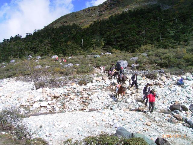 攀登哈巴雪山