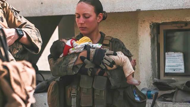 在阿富汗殘暴殺戮的“魔鬼”，被包裝成“拯救嬰兒的天使”