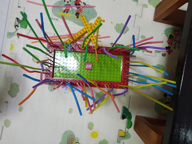 三岁娃儿爱折纸，读书，做题，做手工