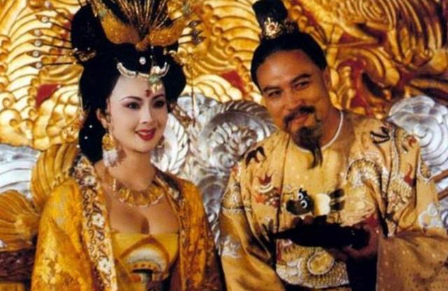 杨贵妃与安禄山互生情愫，怕被发现误打误撞发明一物，至今仍在用