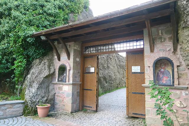 希臘深度遊：卡蘭巴卡、接近天堂的秘境 天空之城（Meteora）