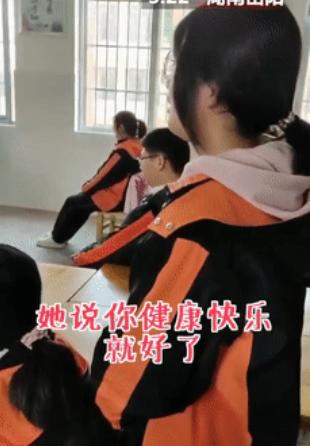 2021最暖心的8张家庭偷拍照曝光：原来这才是无条件爱孩子