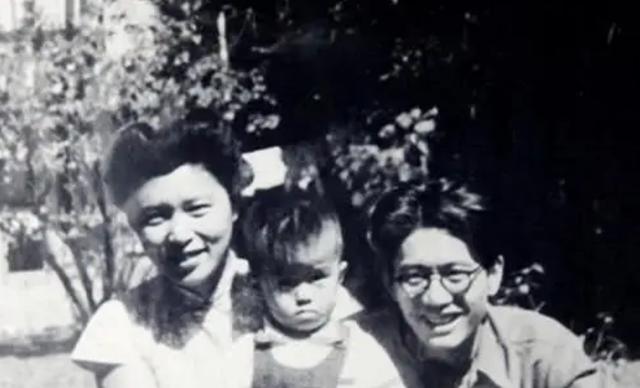 1983年乔冠华去世，临终前希望与妻子死后合葬，章含之为何拒绝？