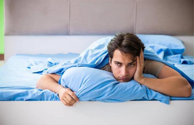 “晚上起夜”与“不起夜”，哪个更健康？医生告诉你答案