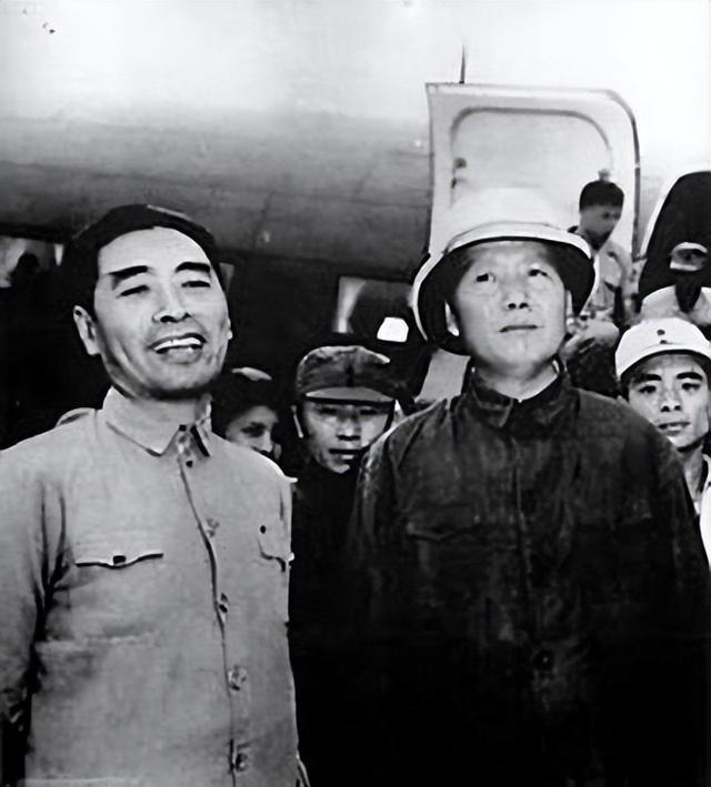 1976年，周恩来总理和朱德总司令逝世后，毛主席说了什么