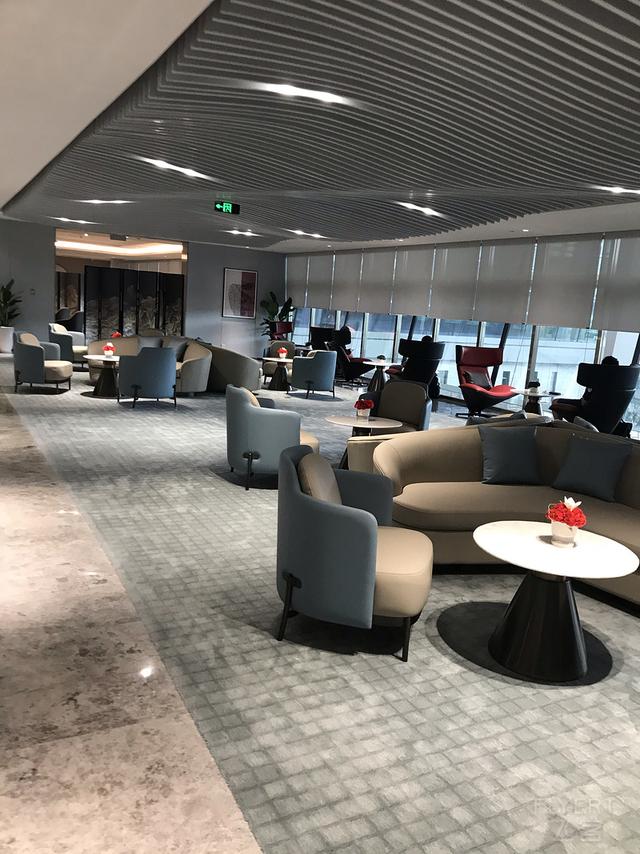 驚喜滿滿！王牌A359墨鏡俠執飛首航，川航還給乘客准備了大禮包
