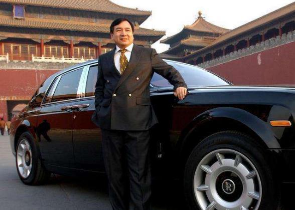 中国法拉利第一人，坐拥京A00001车牌，亿万富翁李晓华的创富传奇