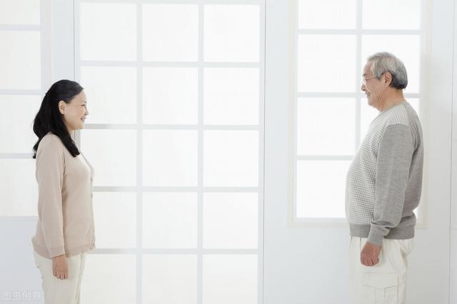 50岁以后面临的健康挑战，男女各不同，从3方面说清楚