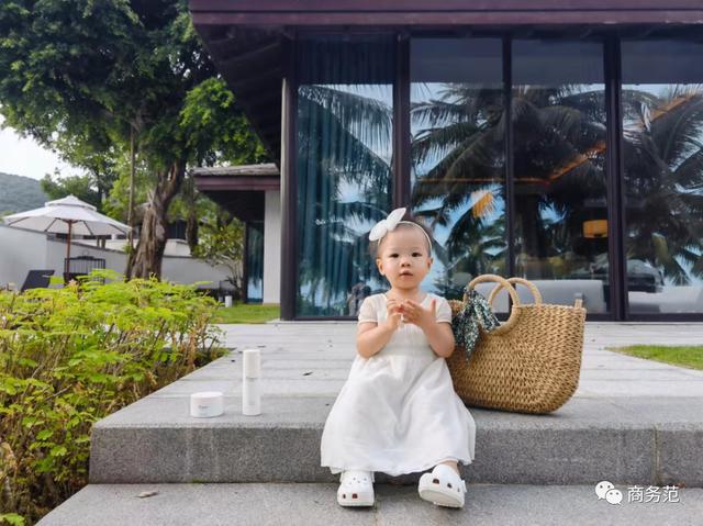 結婚四周年，我們帶女兒穿越回婚禮那一天…
