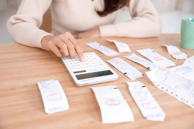 熊孩子玩游戏花掉父亲22万死亡赔偿金，如何拯救不懂钱的熊孩子？